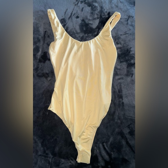 Princess Polly Tamikah Bodysuit in Yellow Size 4 New with tag - Picture 13 of 16